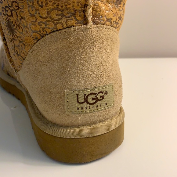 UGG Size 9 (US) Metallic Finish Logo Boots - Picture 9 of 11